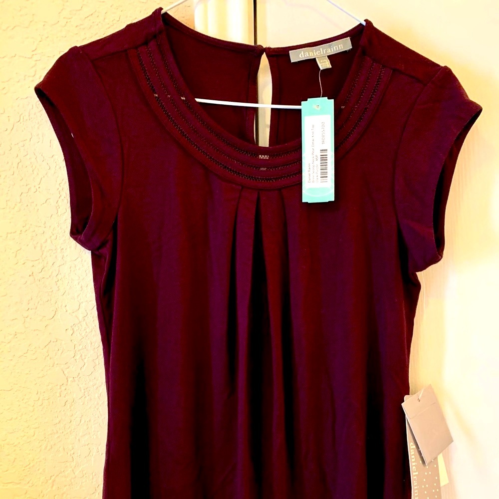 Daniel Rainn Brinn Scoop Neck Pleat Top